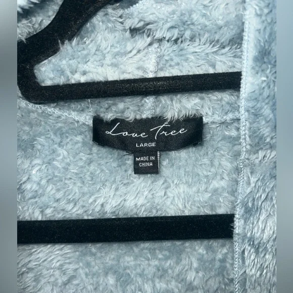 NWOT-Never worn, like new Soft sherpa thin fabric Vest. - Picture 3 of 3